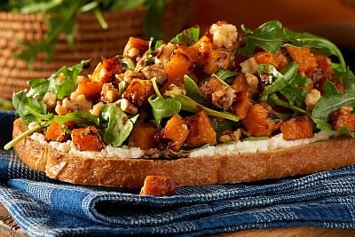 Roasted-Butternut-Tartine-400x267