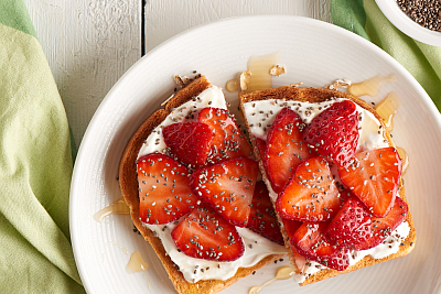 Strawberry-Chia-Toast-400x267